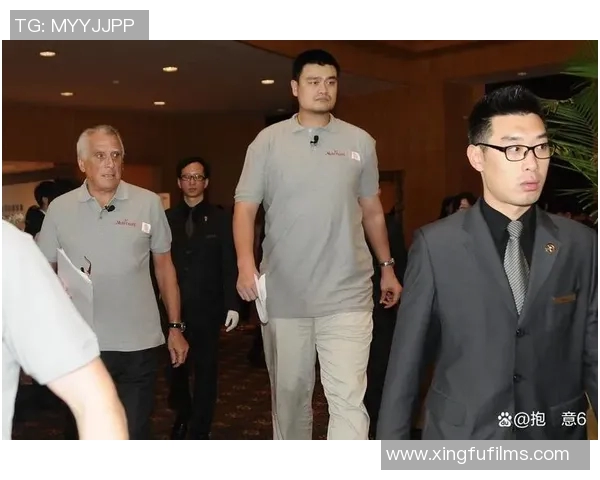 姚明妻子在球场展现风采引发热议球迷纷纷点赞支持她的运动精神 姚明妻子在球场展现风采引发热议球迷纷纷点赞支持她的运动精神