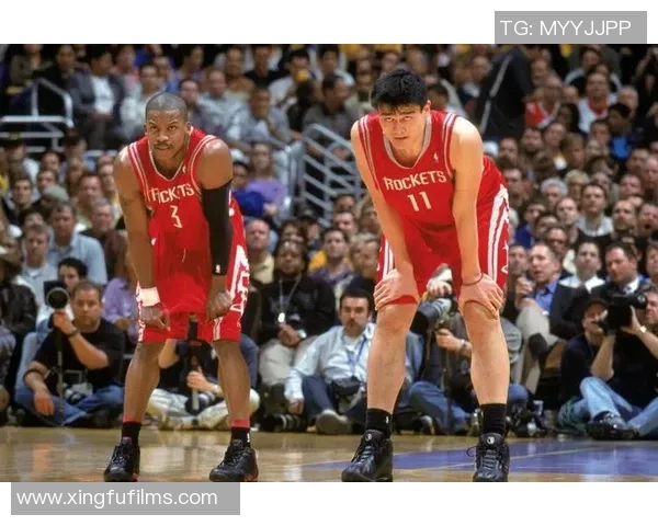 波尔与姚明的巅峰对决：篮球巨星的传奇故事与时代交锋