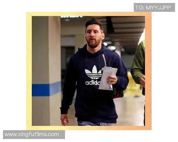 足球明星日常穿搭风格揭秘时尚与运动的完美结合