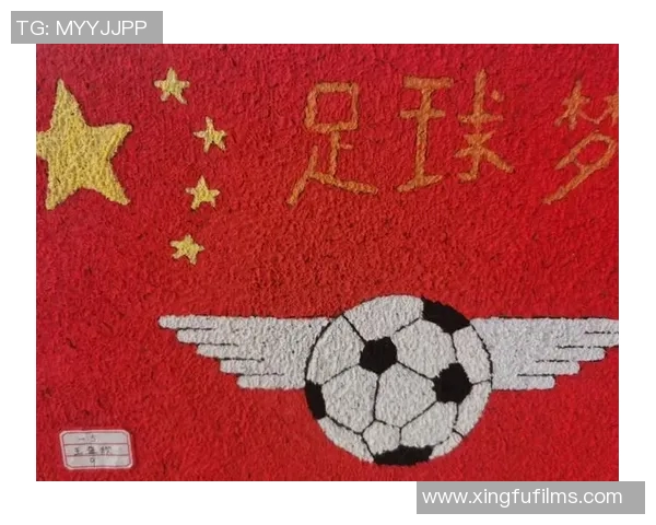 街头艺术与足球明星的奇妙结合假人形象展现运动魅力与创意风采