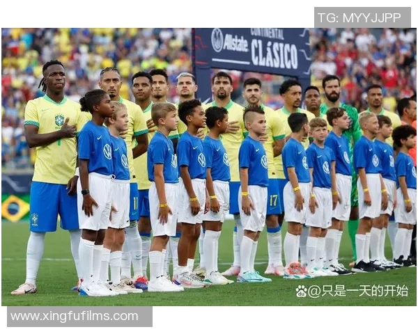 足球明星亲密瞬间高清图片展现运动员之间的友谊与团队精神 足球明星亲密瞬间高清图片展现运动员之间的友谊与团队精神