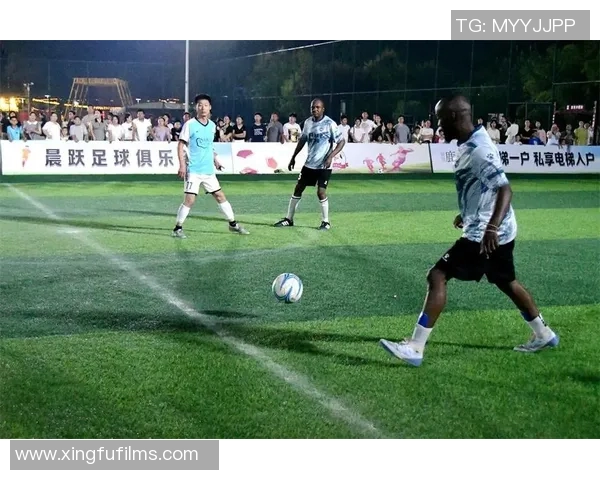 非洲足球明星风采展示领略他们在绿茵场上的激情与魅力